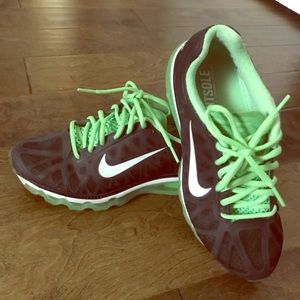 Nike Max Air Tennis Shoes